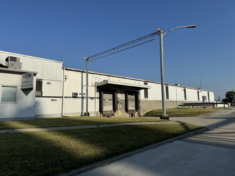 Primary Photo Of 4250 Bells Ln, Louisville Manufacturing For Lease