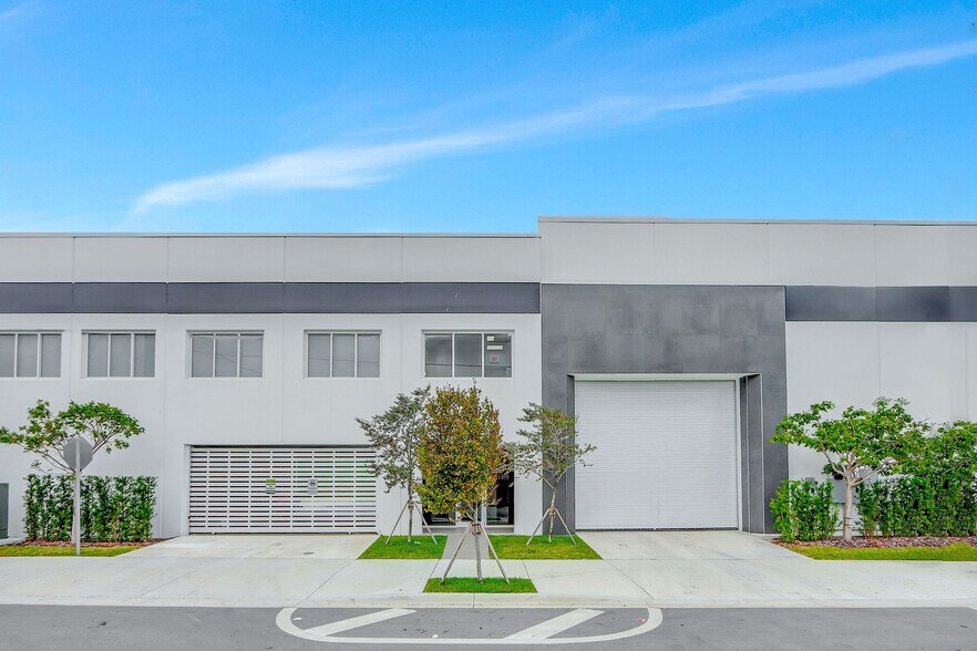 More Photos Of 235 NE 67th St, Miami Warehouse For Lease
