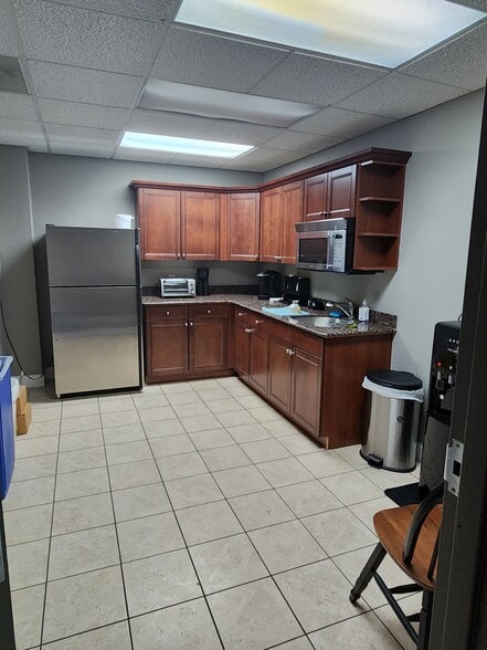 More Photos Of 3502 Henderson Blvd, Tampa Office For Lease