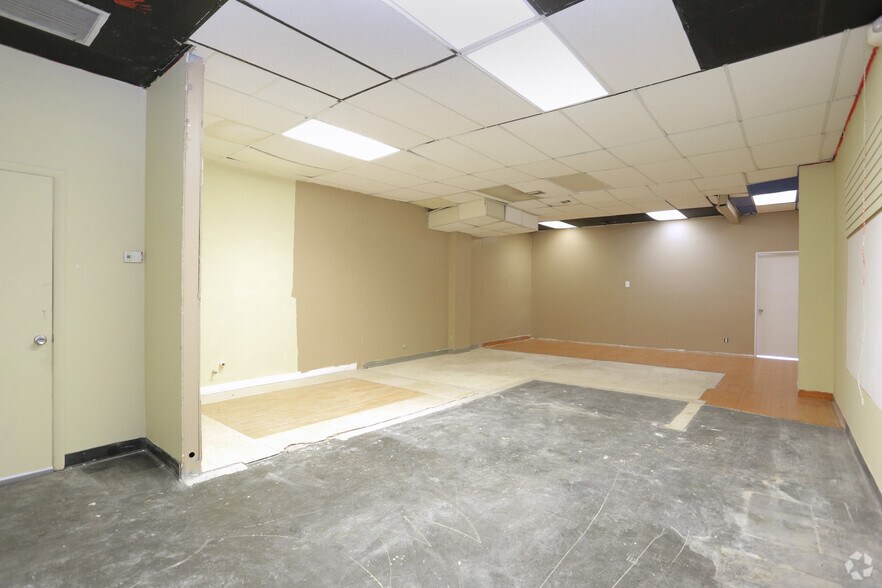 More Photos Of 3801 N University Dr, Sunrise Storefront Retail Office For Lease