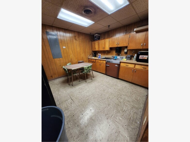 More Photos Of 3017 S Midland Dr, Pine Bluff Warehouse For Sale