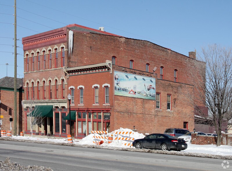 More Photos Of 1002-1004 E Washington St, Indianapolis Loft Creative Space For Lease