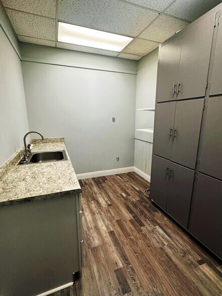 More Photos Of 3165 Dauphin St, Mobile Freestanding For Sale