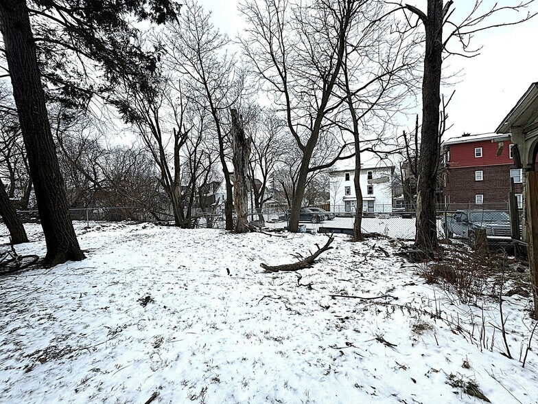 More Photos Of 17 Thorp St, Binghamton Apartments For Sale