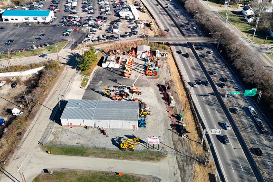 More Photos Of 125 Citycentre Dr, Cincinnati Industrial For Lease