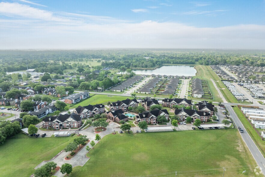 More Photos Of 2441 S Bypass 35, Alvin Apartments For Sale