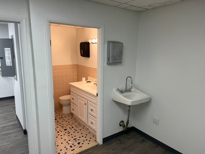 More Photos Of 92-29 Queens Blvd, Rego Park Apartments For Lease