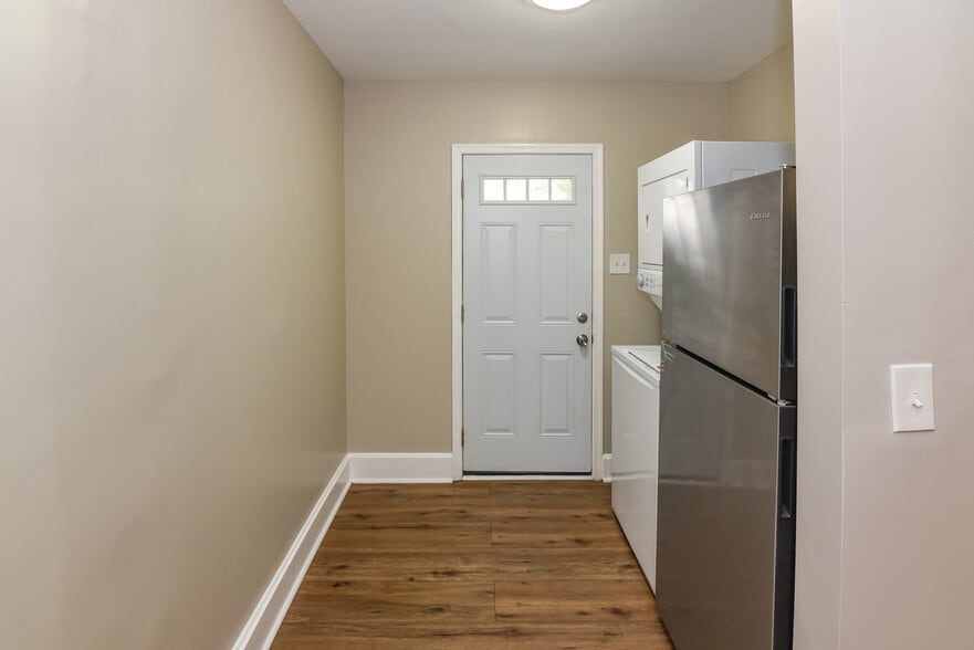 More Photos Of 15 Sollers Point Rd, Dundalk Multifamily For Sale