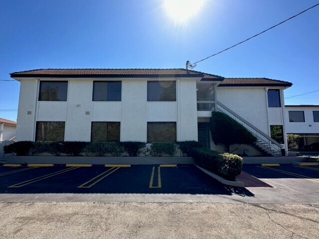 More Photos Of 23123-23129 Ventura Blvd, Woodland Hills Office For Lease