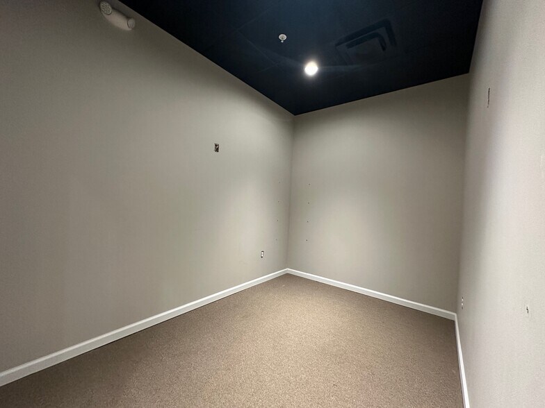 More Photos Of Route 228 & HighPointe Dr., Seven Fields Storefront Retail Office For Lease