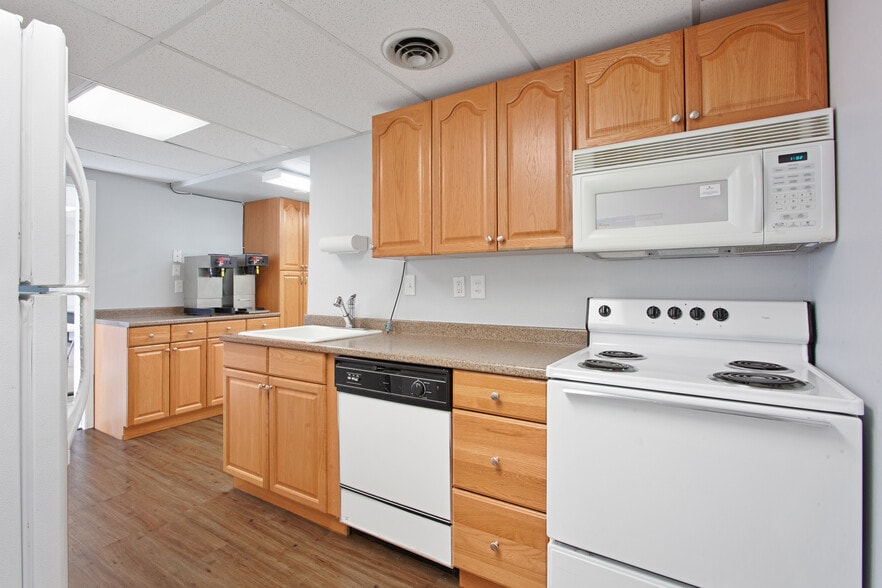 More Photos Of 840 Kinner St, Castle Rock Office For Lease