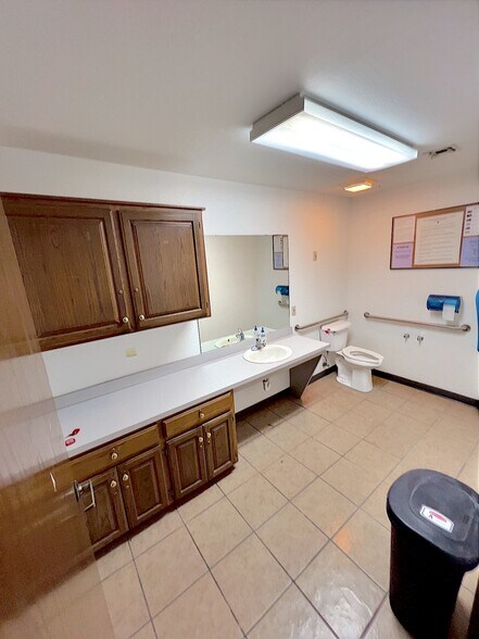 More Photos Of 1400 Lera, Weatherford Medical For Sale