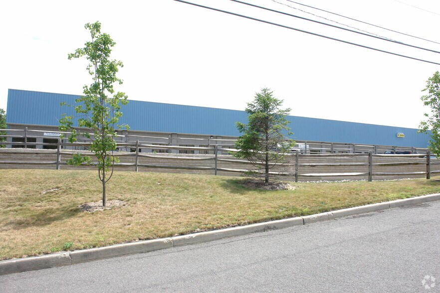 More Photos Of 125 Kenyon Dr, Lakewood Light Distribution For Lease