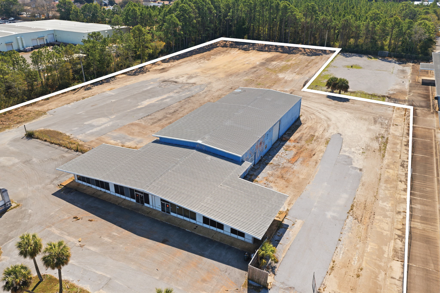 More Photos Of 702 Anchors St NW, Fort Walton Beach Warehouse For Lease