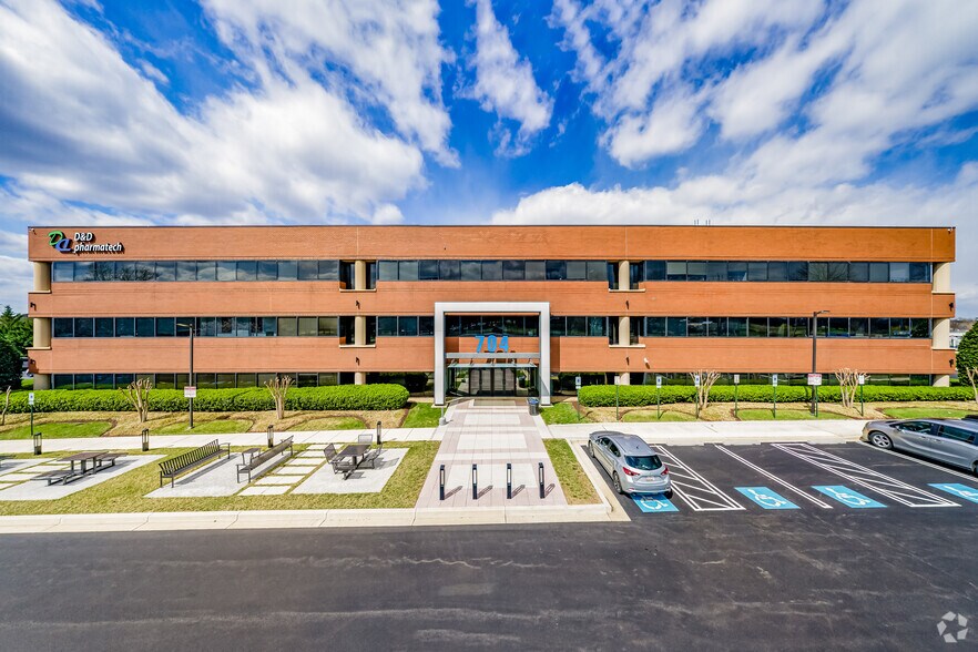 More Photos Of 704 Quince Orchard Rd, Gaithersburg Research And Development For Lease