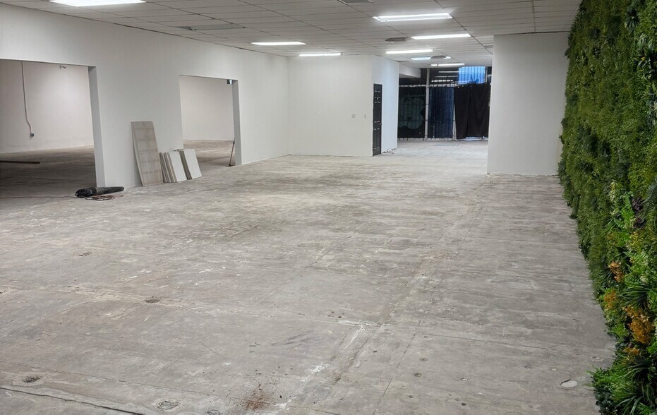 More Photos Of 1320 S Grand Ave, Los Angeles Warehouse For Lease