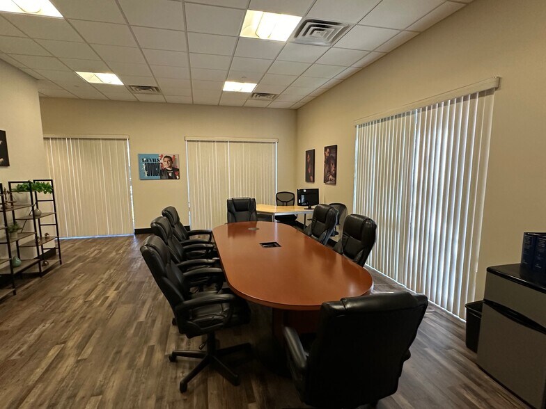 More Photos Of 4974 S Rainbow Blvd, Las Vegas Office For Sale