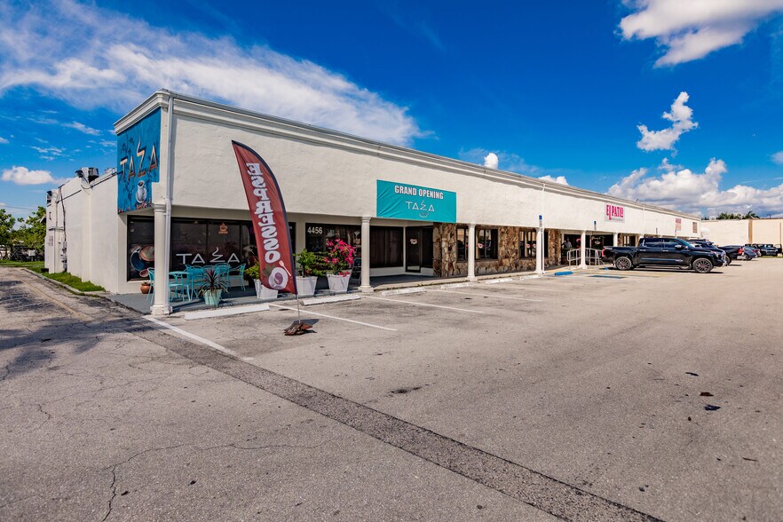 More Photos Of 4434-4458 S Cleveland Ave, Fort Myers Freestanding For Sale