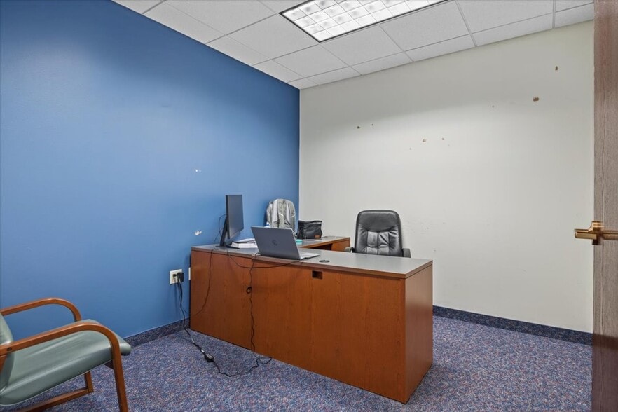 More Photos Of 1124 Centre West Dr, Springfield Office For Lease