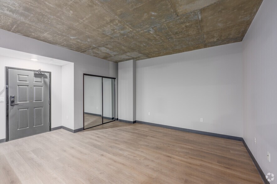 More Photos Of 215-219 S Water St, Henderson Apartments For Lease