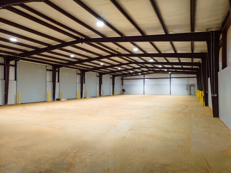 More Photos Of 2749 Providence Church Rd, Lavonia Warehouse For Lease