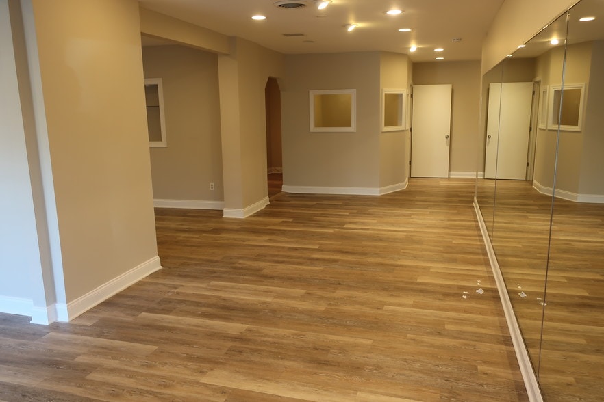 More Photos Of 519 Washington Blvd, Sea Girt Storefront Retail Office For Lease