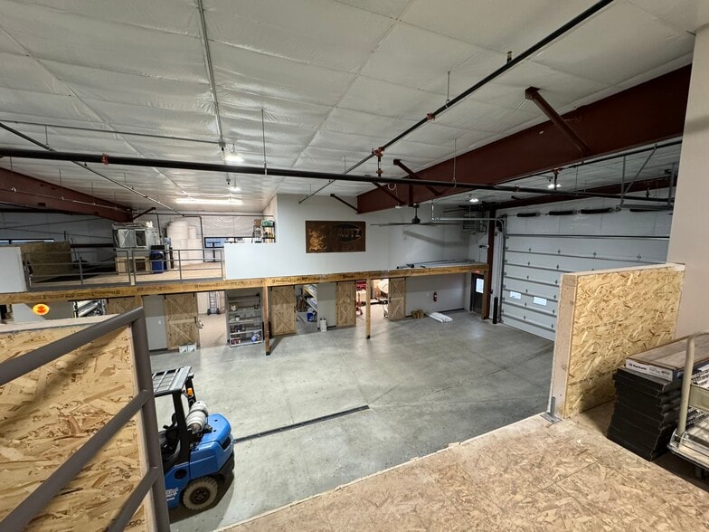 More Photos Of 645 Sandpiper Trl, Cottage Grove Warehouse For Sale