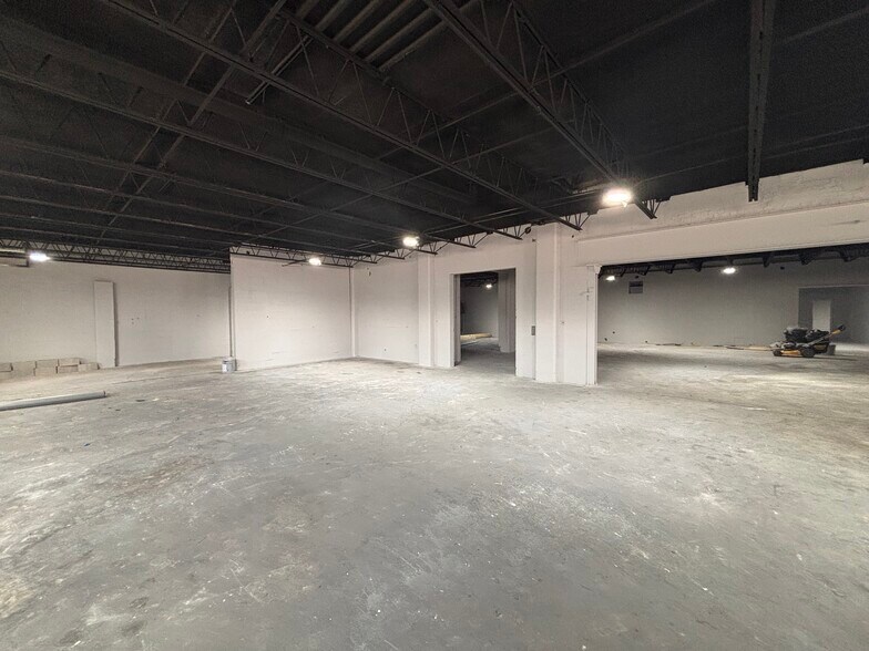 More Photos Of 1017 S Logan St, Mishawaka Manufacturing For Lease