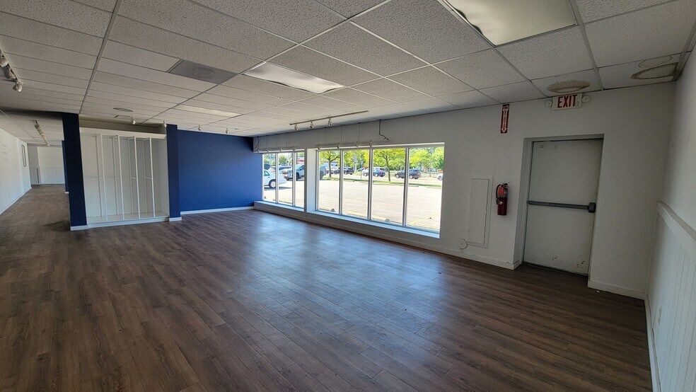 More Photos Of 6010-6020 Mayfield Rd, Mayfield Heights Freestanding For Lease