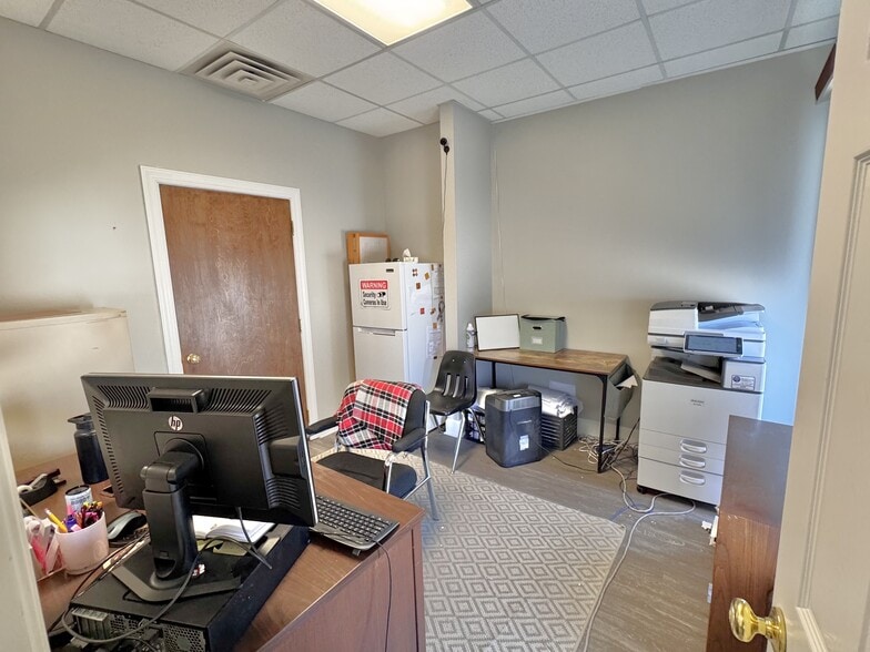 More Photos Of 747 Queen City Pky, Gainesville Unknown For Lease