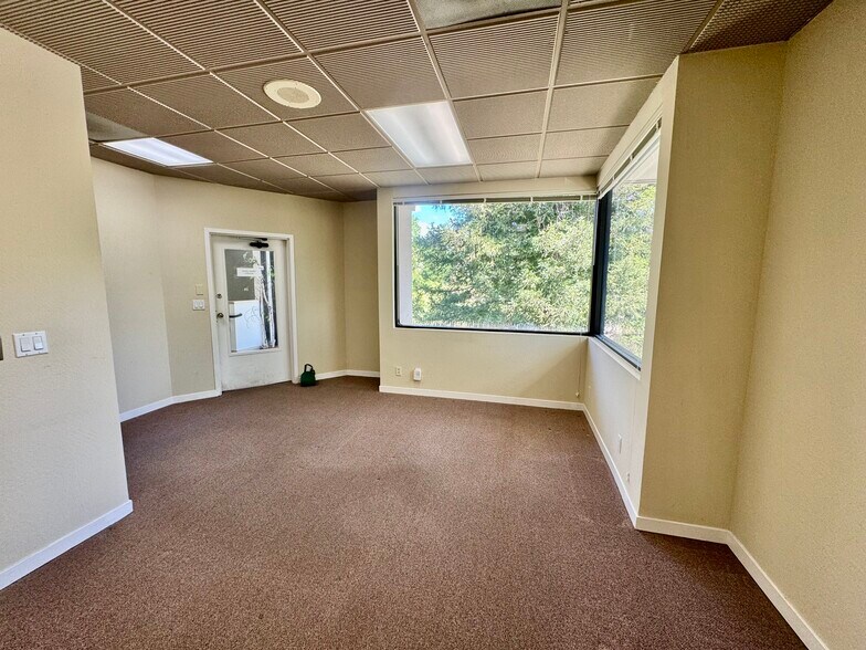 More Photos Of 890 Lamont Ave, Novato Office For Sale
