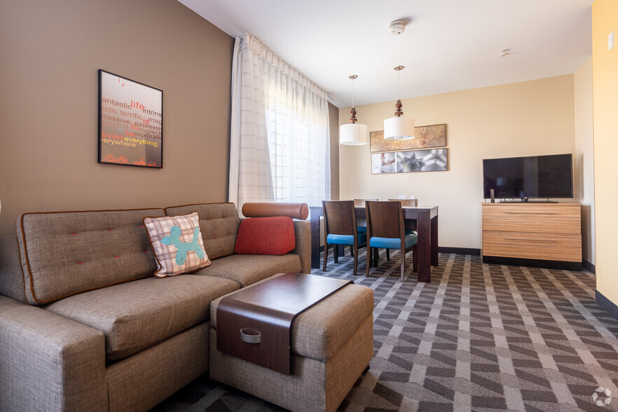 More Photos Of 1003 W Highway 332, Clute Hotel For Sale