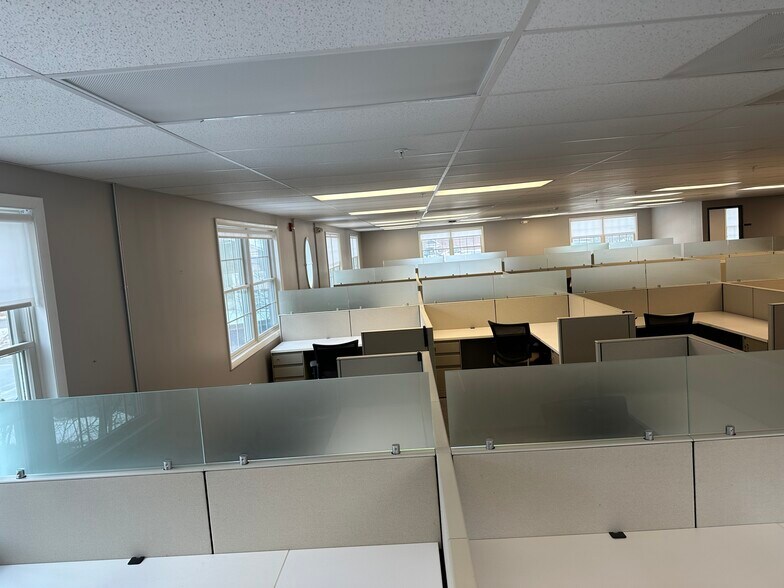 More Photos Of 375 Bay Rd, Queensbury Medical For Lease