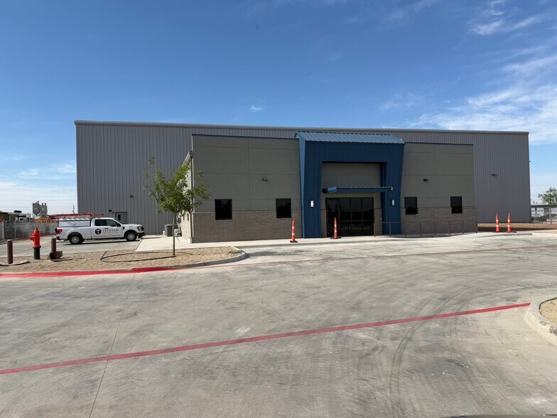 More Photos Of 230 NE Loop 289, Lubbock Industrial For Lease