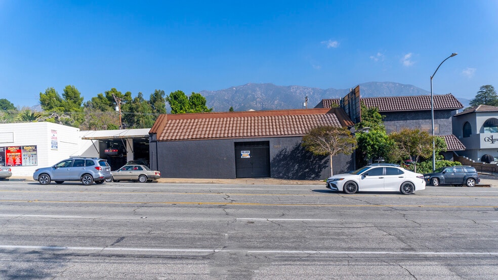 Primary Photo Of 3937 Foothill Blvd, La Crescenta Flex For Lease