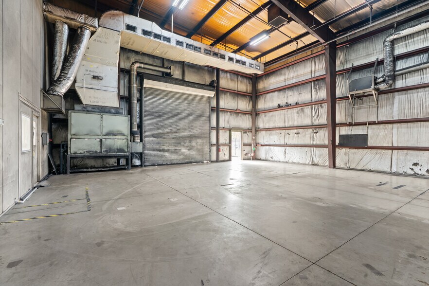 More Photos Of 1118 N Magnolia Ave, Ocala Warehouse For Lease