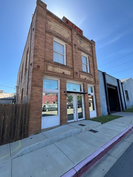 More Photos Of 225 Bryan Ave, Fort Worth Office For Lease