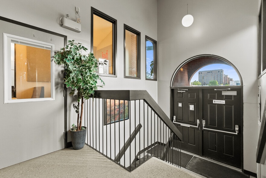 More Photos Of 499 Preston St, Ottawa Religious Facility For Sale