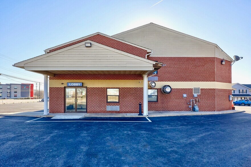 More Photos Of 2140 Lincoln Hwy E, Lancaster Hotel For Sale