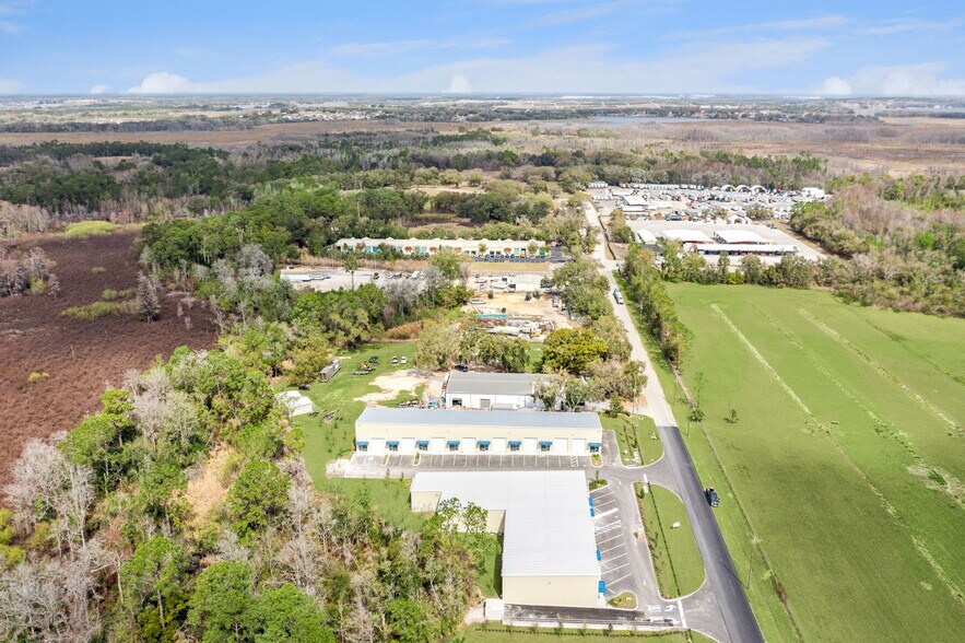 More Photos Of 7120 Sampey Rd, Groveland Business Park For Lease