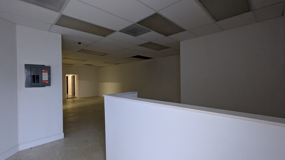 More Photos Of 3 Towanda Service Rd, Bloomington Flex For Sale