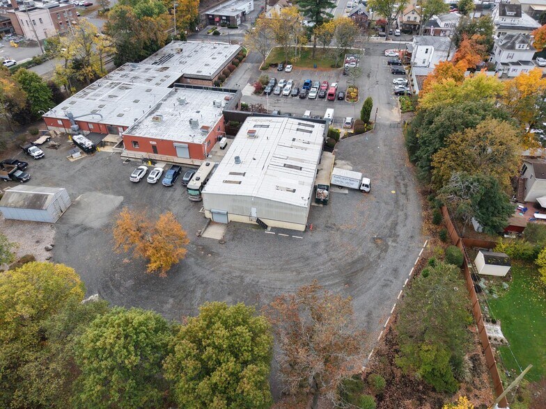 More Photos Of 750 W Nyack Rd, West Nyack Warehouse For Lease