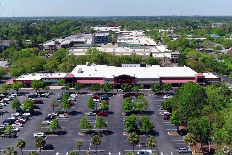 More Photos Of 1909 N Highway 17, Mount Pleasant Unknown For Lease