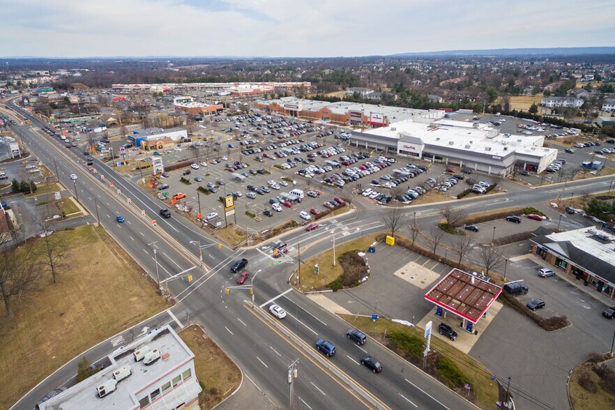 More Photos Of 272-276 US Highway 202/31, Flemington Unknown For Lease