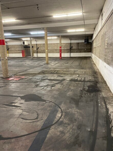 More Photos Of 3301 N Santa Fe Ave, Oklahoma City Warehouse For Lease