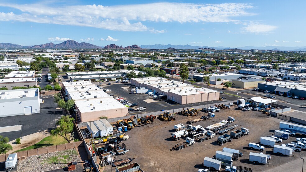 More Photos Of 910 S Hohokam Dr, Tempe Warehouse For Lease