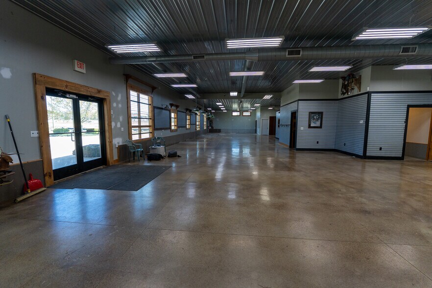 More Photos Of 6398 Blue Star Hwy, Saugatuck Freestanding For Sale