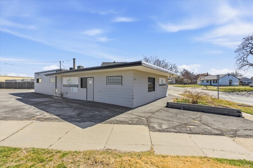 More Photos Of 1824 2nd Ave, Council Bluffs Office For Lease