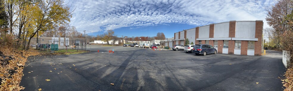 More Photos Of 30 Lafayette Pl, Kenilworth Warehouse For Lease