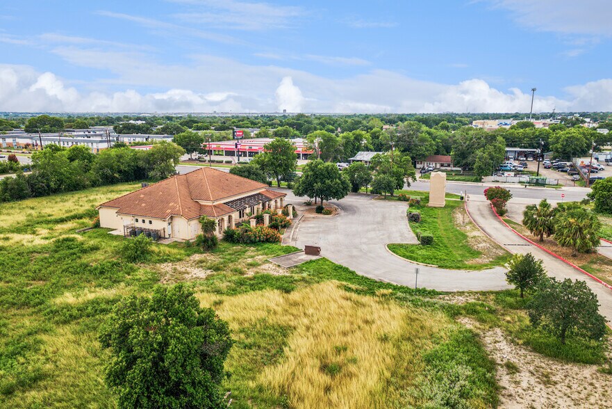 More Photos Of 3030 Rigsby Ave, San Antonio Medical For Sale